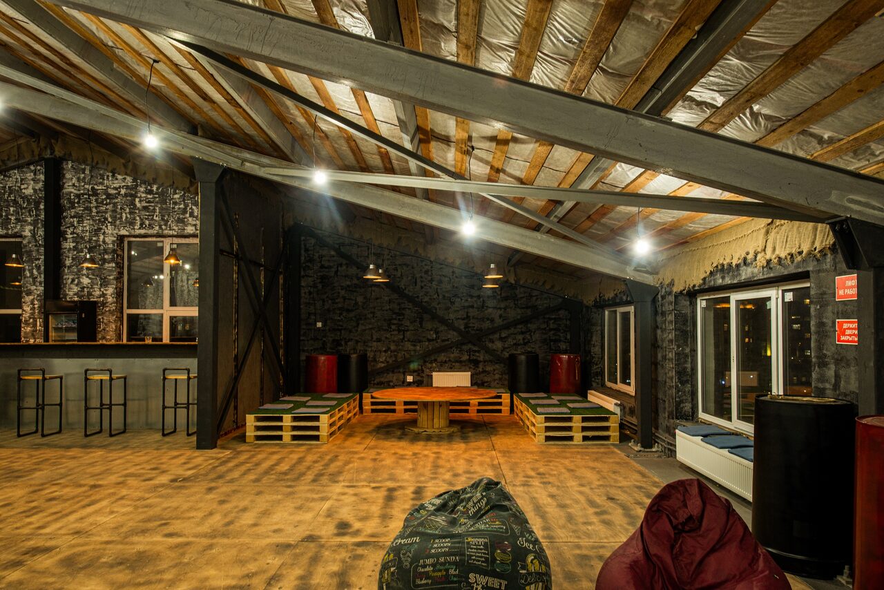 Арендовать Stylish underground space