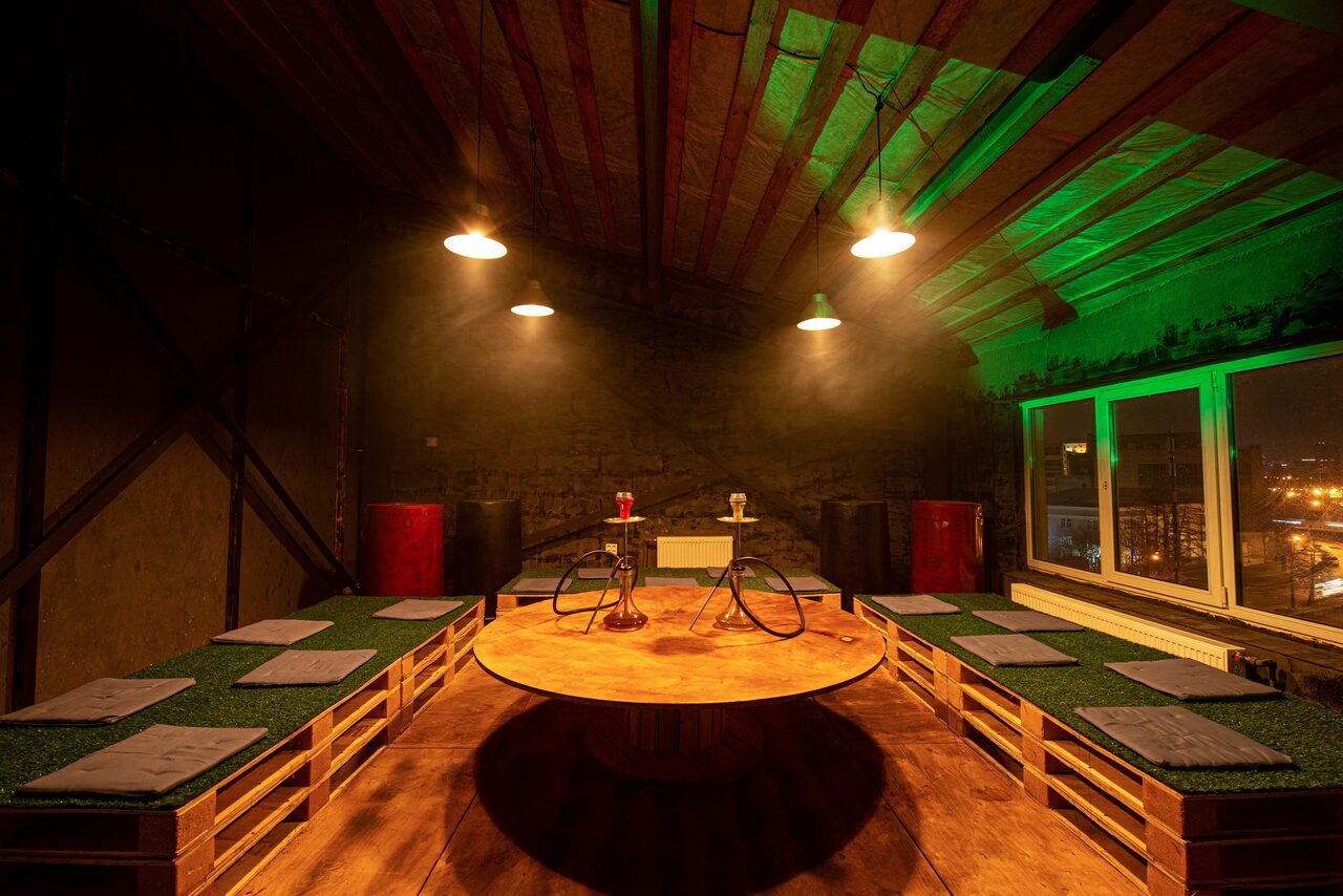 Арендовать Stylish underground space