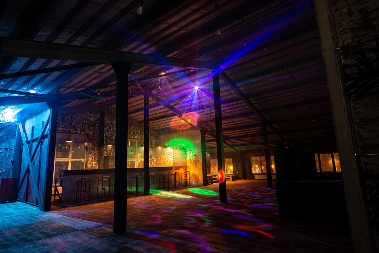 Арендовать Stylish underground space