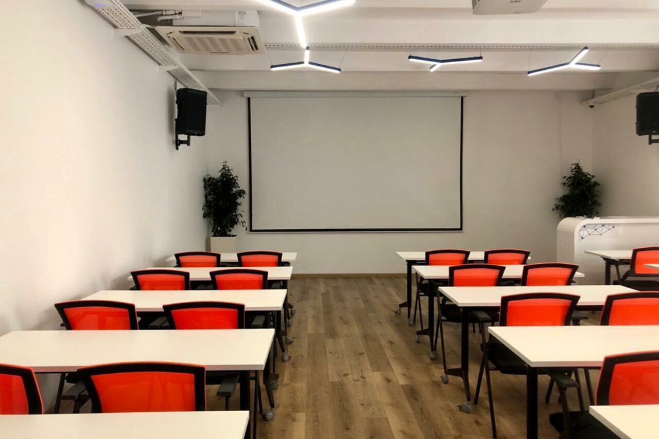 Арендовать Тренинг-зал в особняке на Менделеевской