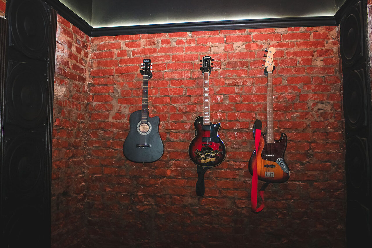 Арендовать Двухуровневый лофт с кожаными диванами