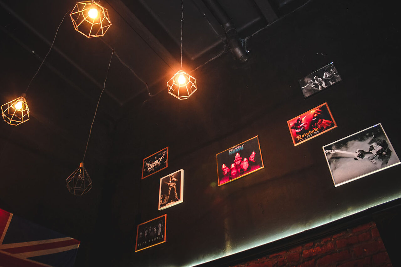 Арендовать Двухуровневый лофт с кожаными диванами