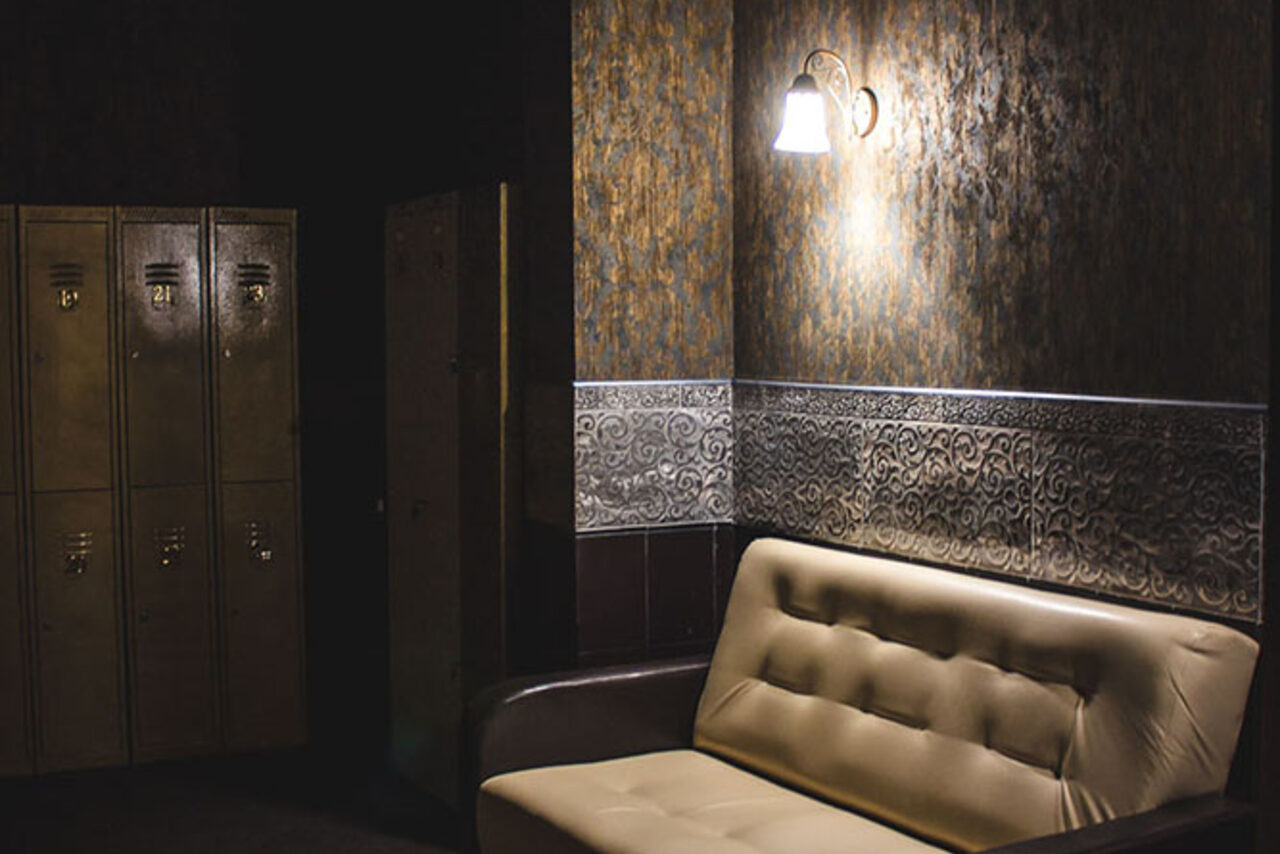 Арендовать Двухуровневый лофт с кожаными диванами