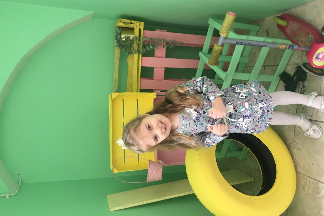 Арендовать Небольшая трехэтажная площадка