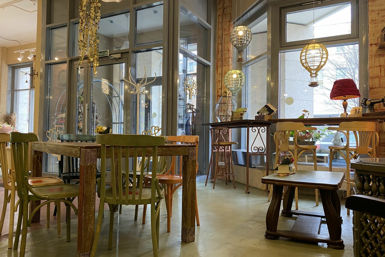 Арендовать Уютное помещение с винтажной мебелью