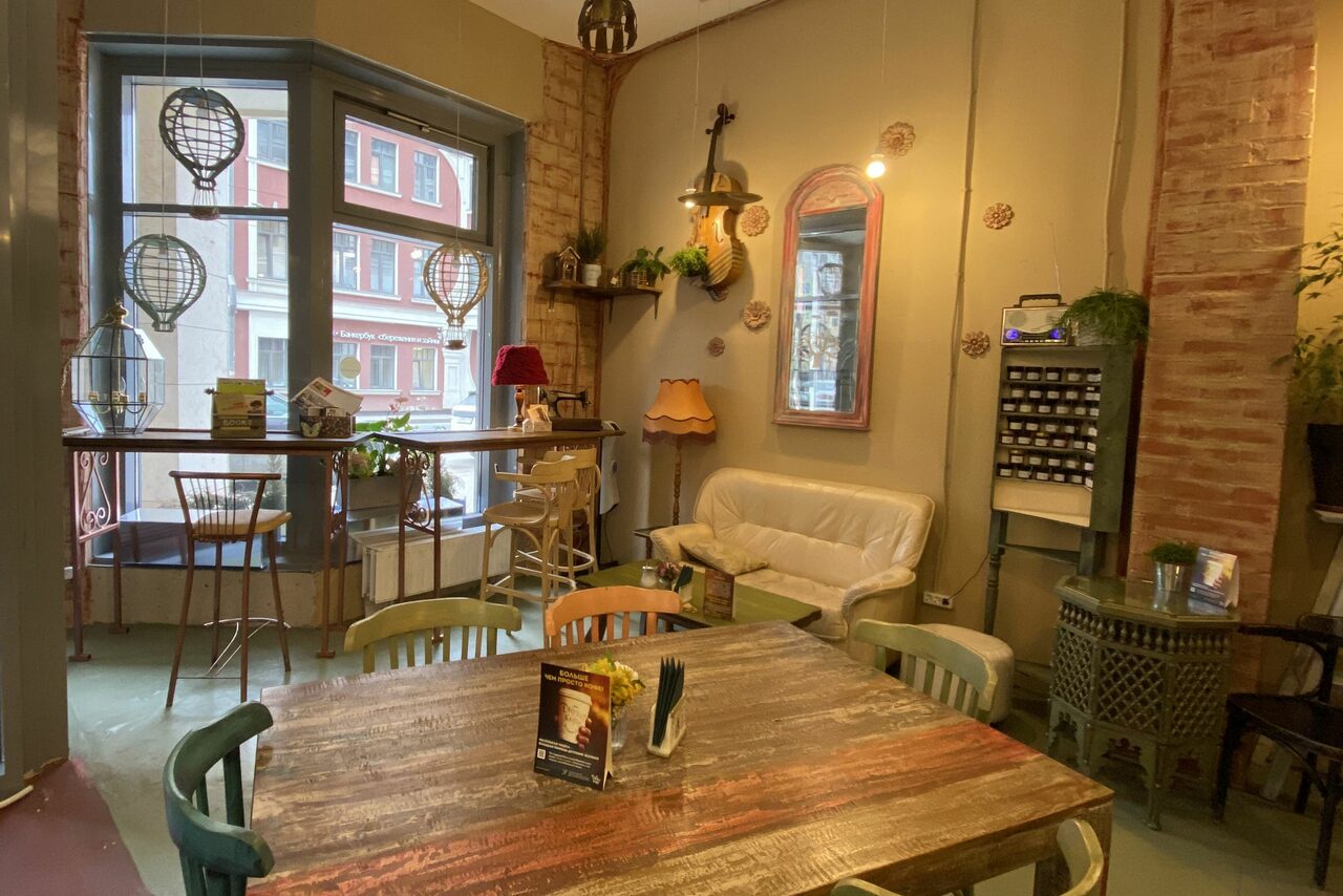 Арендовать Уютное помещение с винтажной мебелью