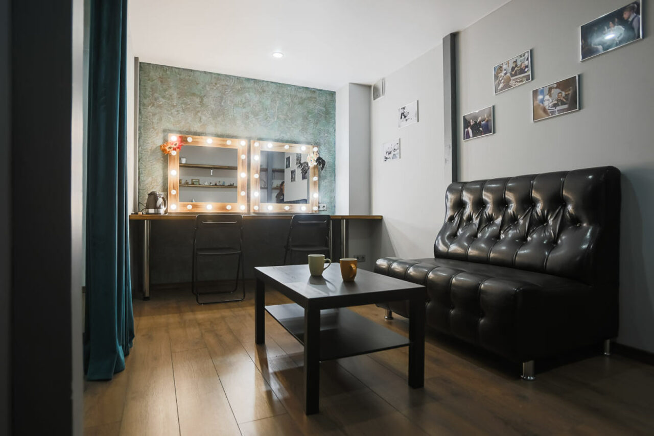 Арендовать Гримёрная комната. Киностудия ТвоёКино