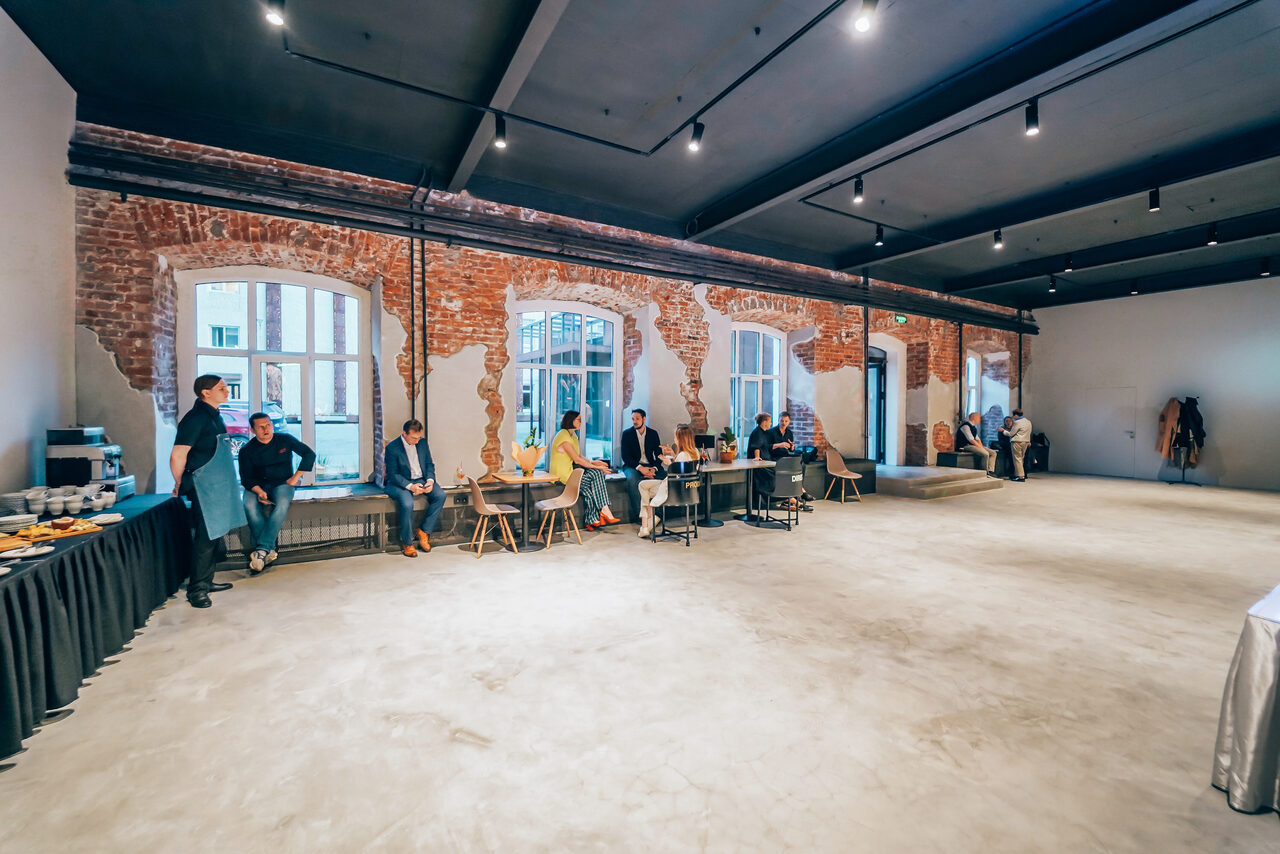 Арендовать Просторный лофт с отдельным входом