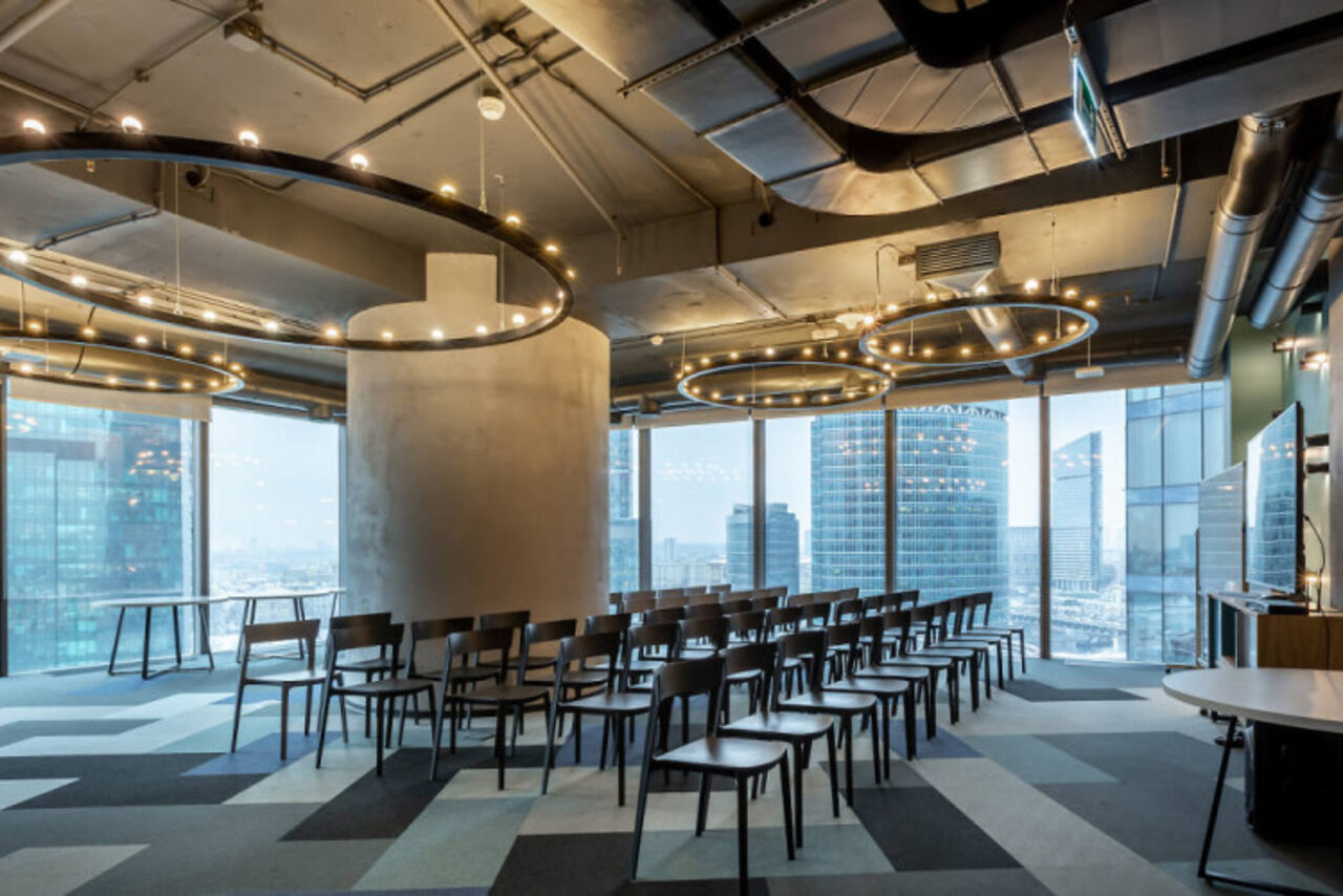 Арендовать Пространство с панорамным видом в коворкинге Workki City