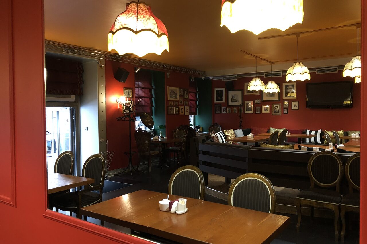 Арендовать Арт - кафе в винтажном стиле