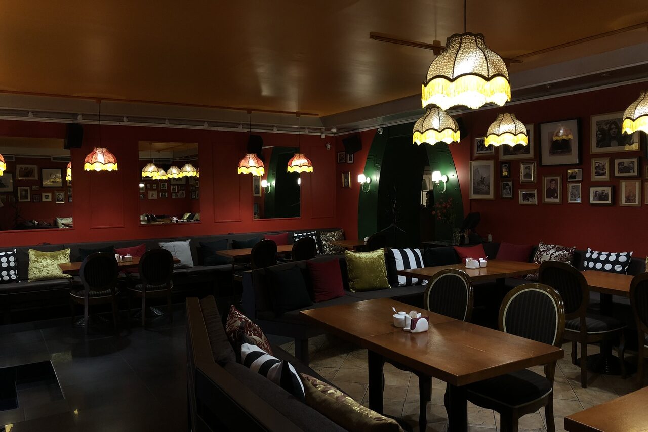 Арендовать Арт - кафе в винтажном стиле