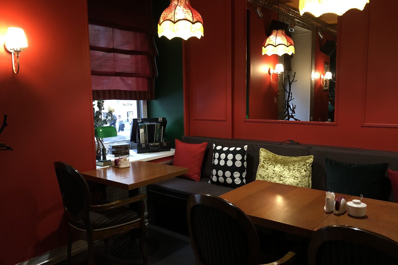 Арендовать Арт - кафе в винтажном стиле