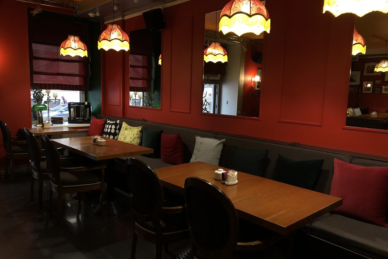 Арендовать Арт - кафе в винтажном стиле