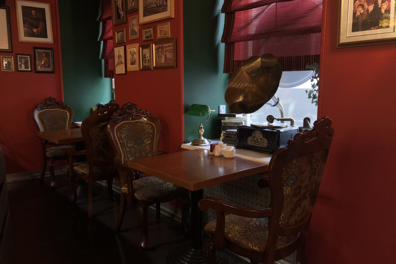 Арендовать Арт - кафе в винтажном стиле