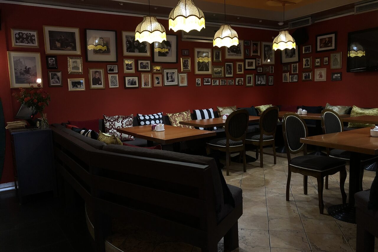 Арендовать Арт - кафе в винтажном стиле