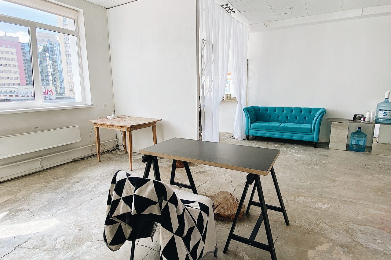 Арендовать Светлая студия в центре Екатеринбурга