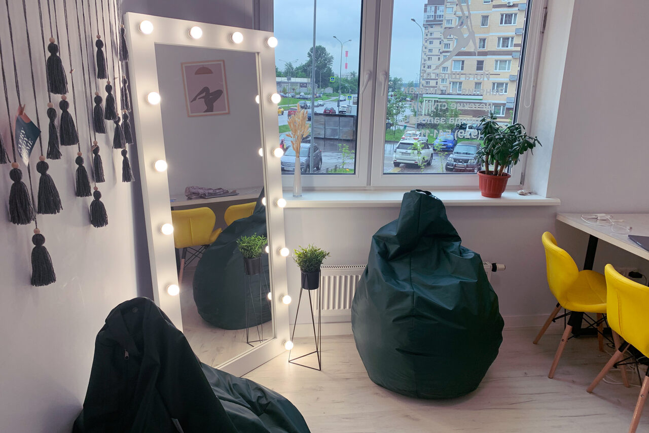Арендовать Y. ma Loft (Y. ma Лофт). Большой светлый зал с зонированием