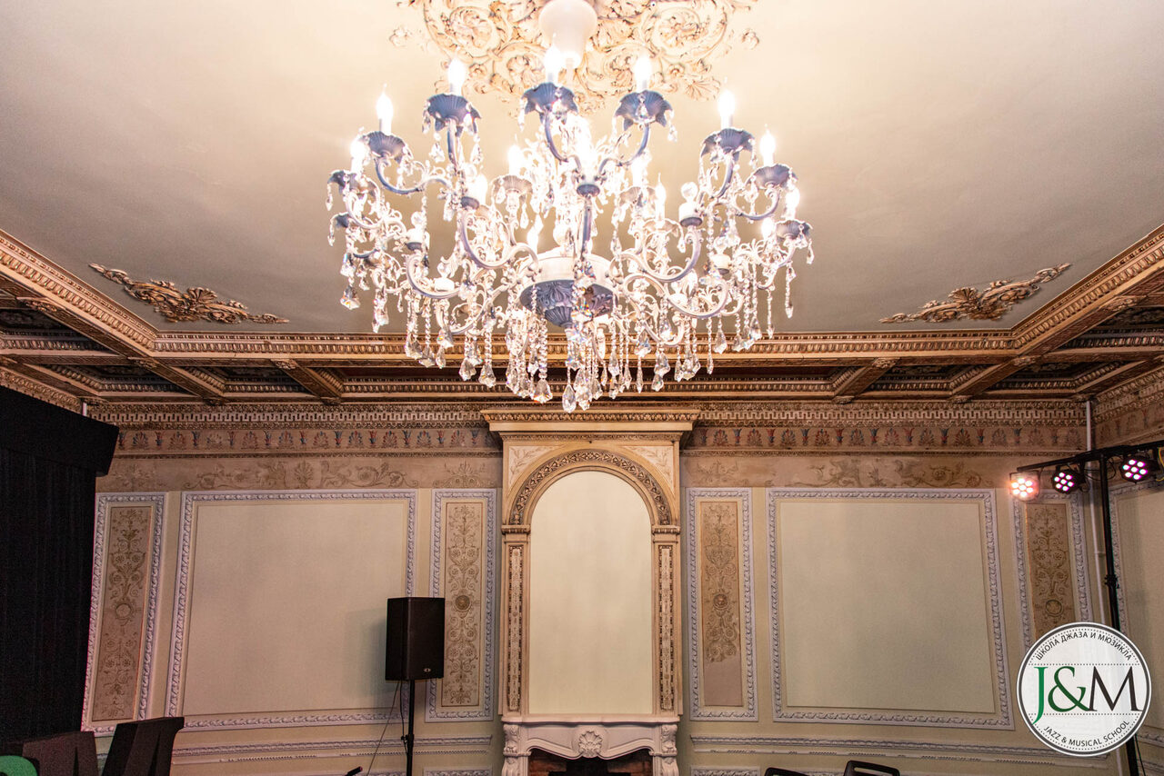 Арендовать J&M School