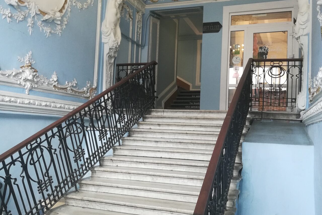 Арендовать J&M School