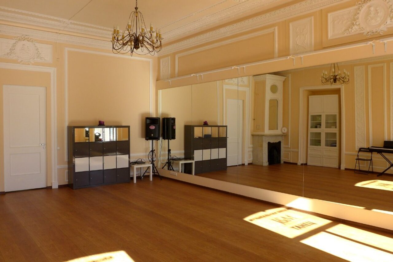 Арендовать J&M School