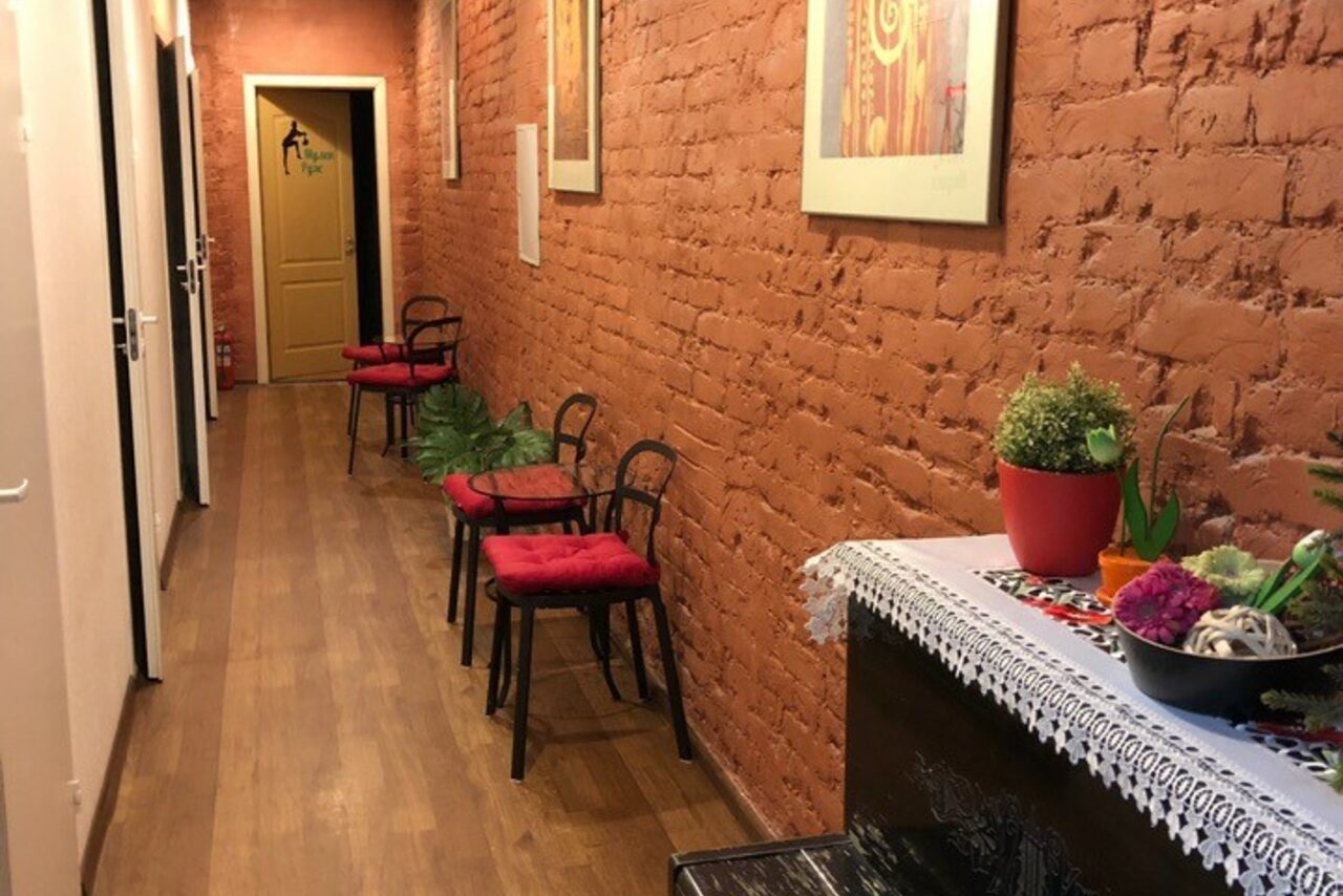 Арендовать J&M School