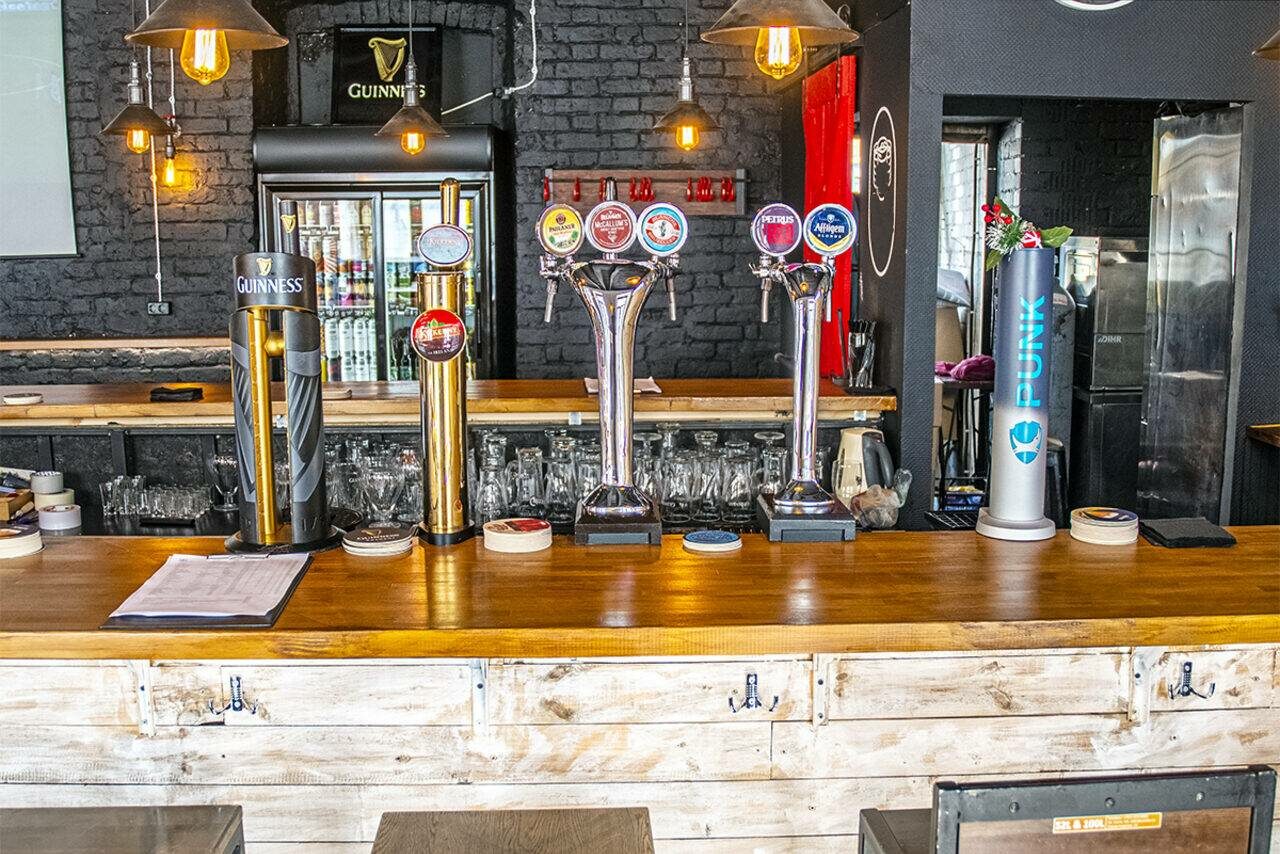 Арендовать Крафт Бар 69 Pints.Комфортабельный бар под закрытие в центре