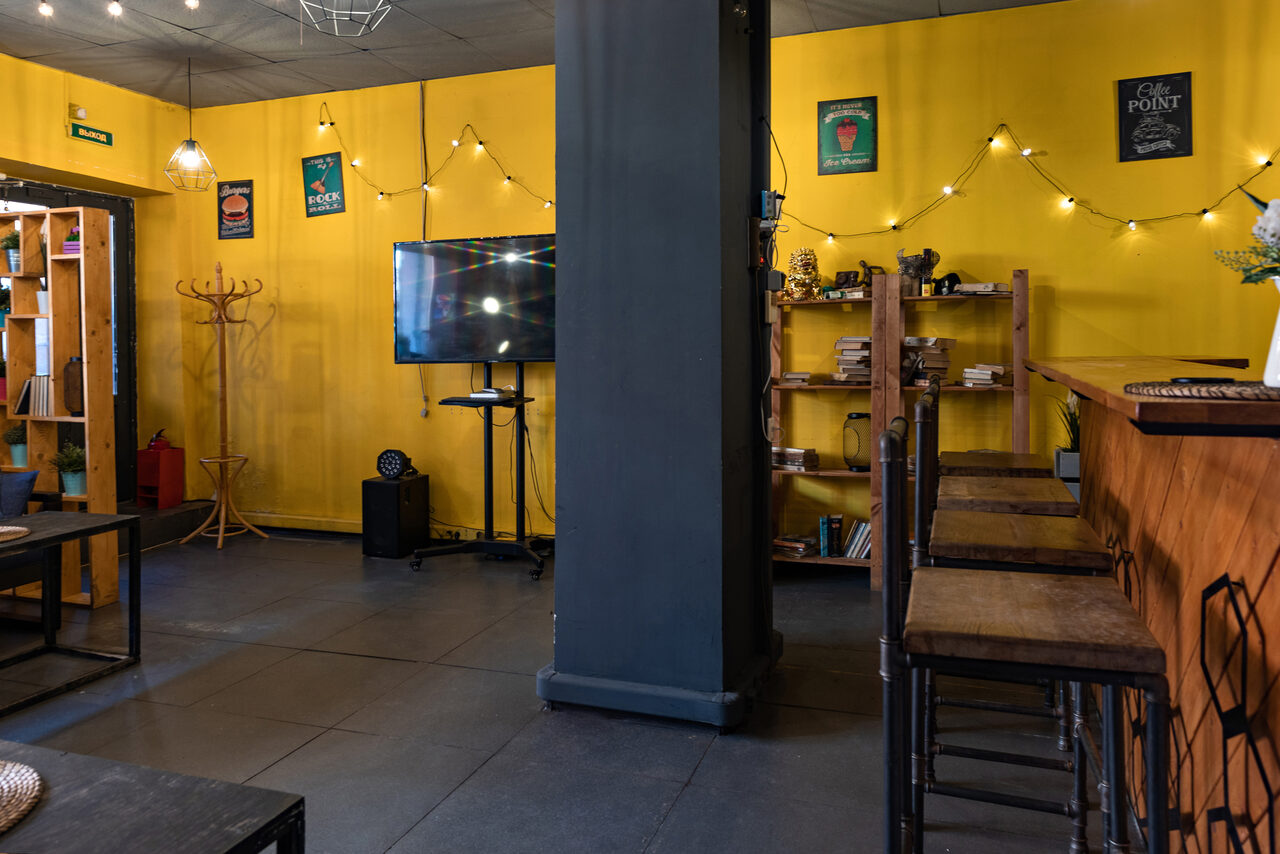 Арендовать  Loft Com.nata Лофт-бар в центре