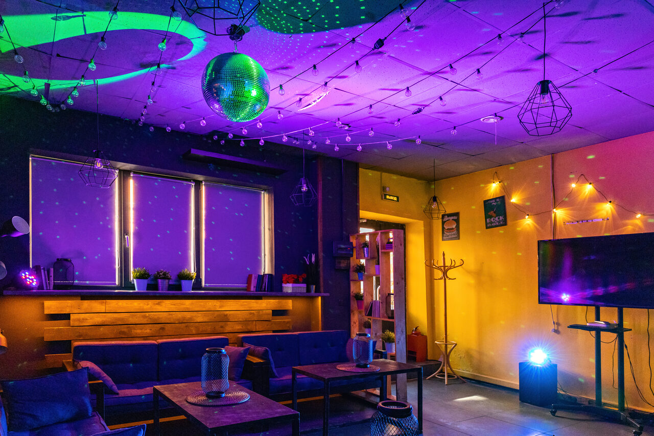 Арендовать  Loft Com.nata Лофт-бар в центре