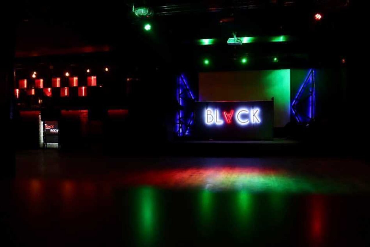 Арендовать Black room