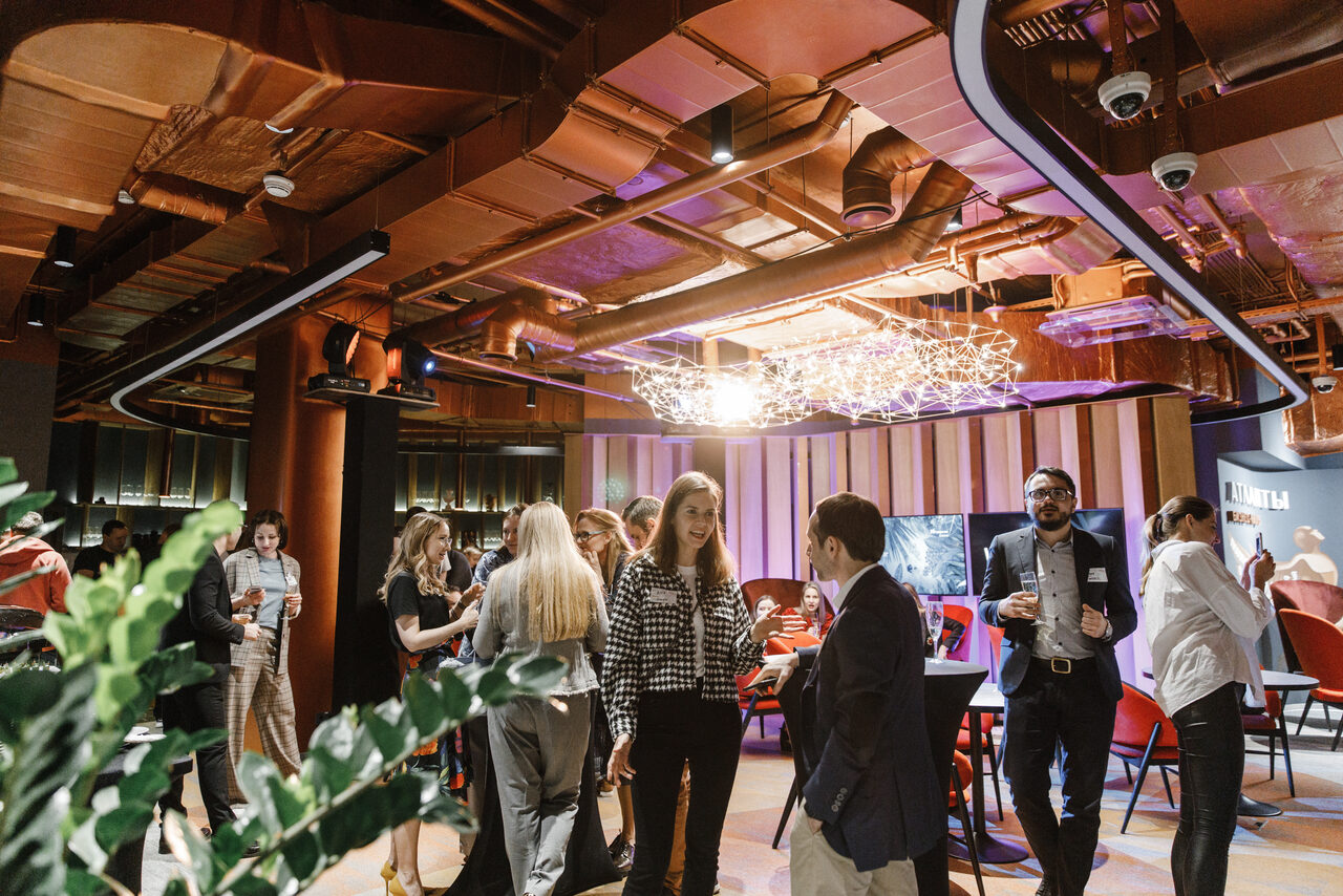 Арендовать Дом Атлантов