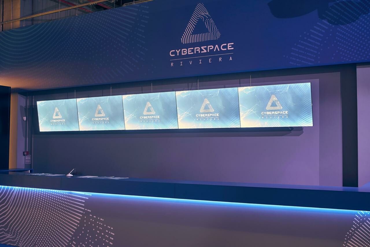 Арендовать Современный зал с концертным оборудованием