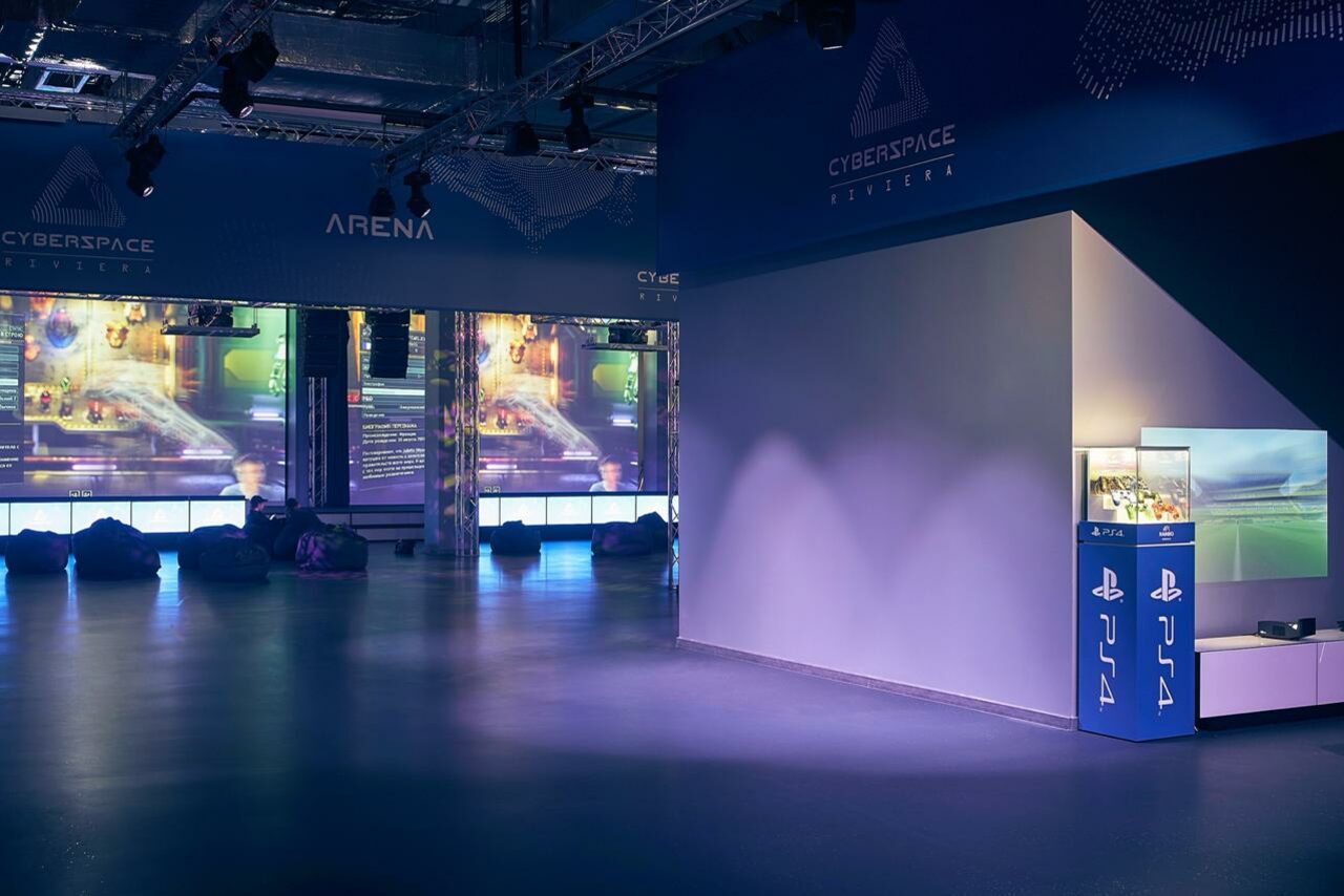 Арендовать Современный зал с концертным оборудованием