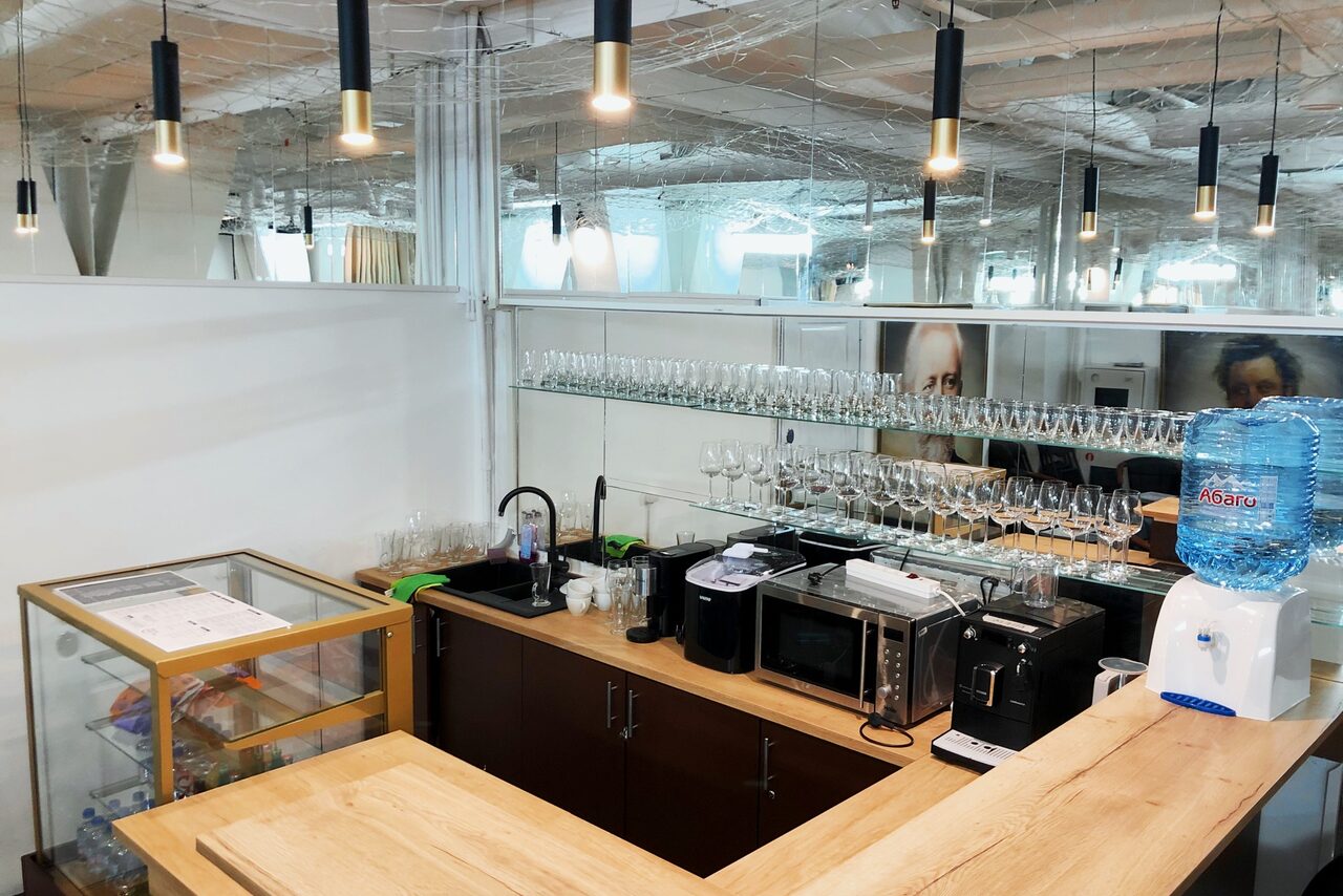 Арендовать Метрополитен. Концертный зал и караоке-бар