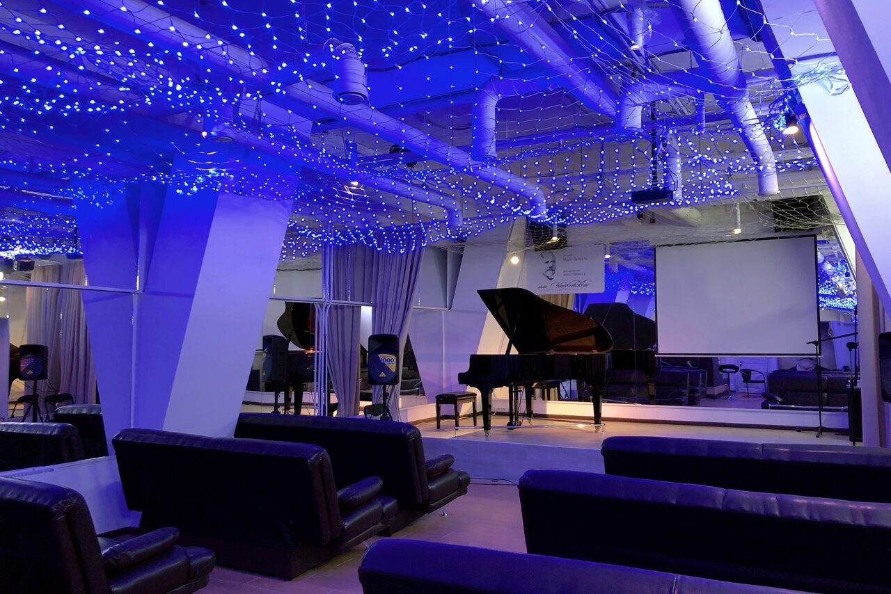 Арендовать Метрополитен. Концертный зал и караоке-бар