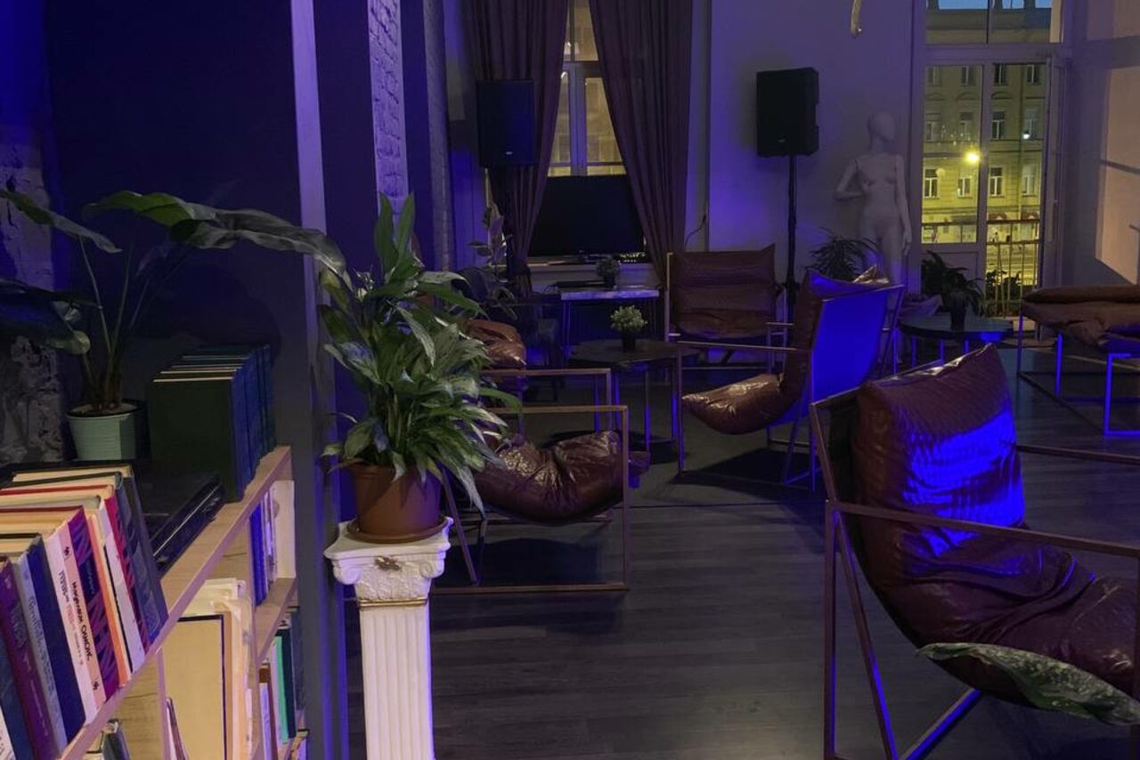 Арендовать Vitali Лофт-пространство с барной стойкой