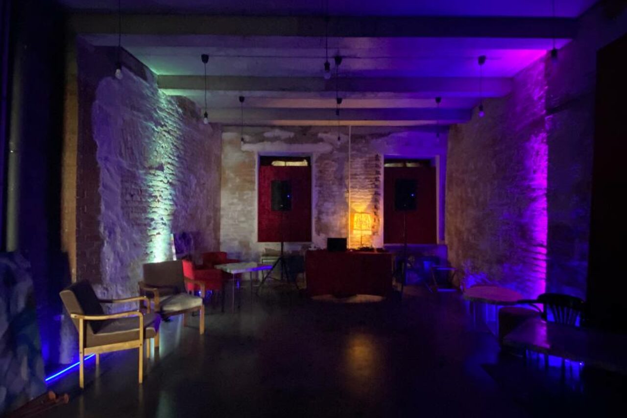 Арендовать Vitali Лофт-пространство с барной стойкой