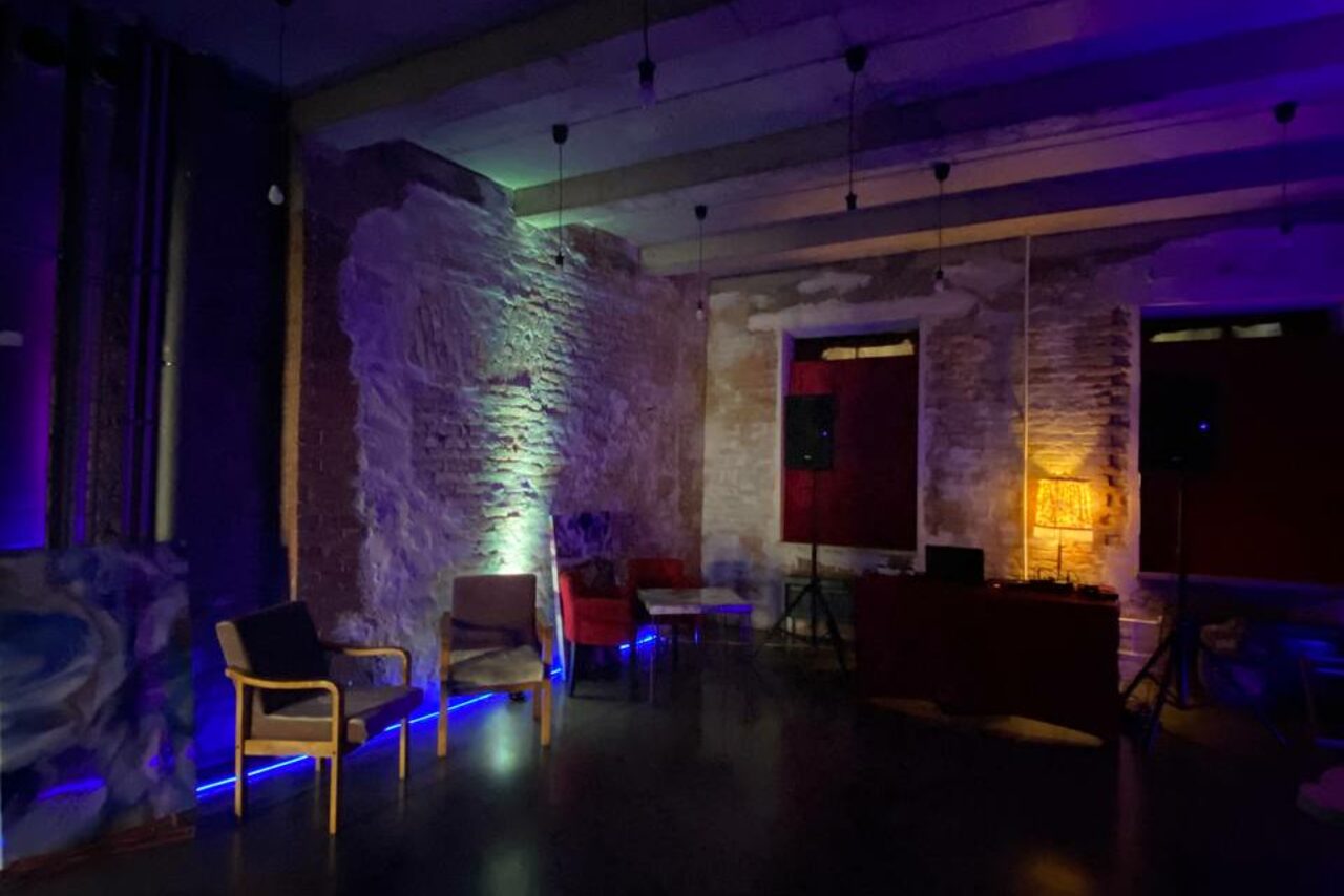 Арендовать Vitali Лофт-пространство с барной стойкой