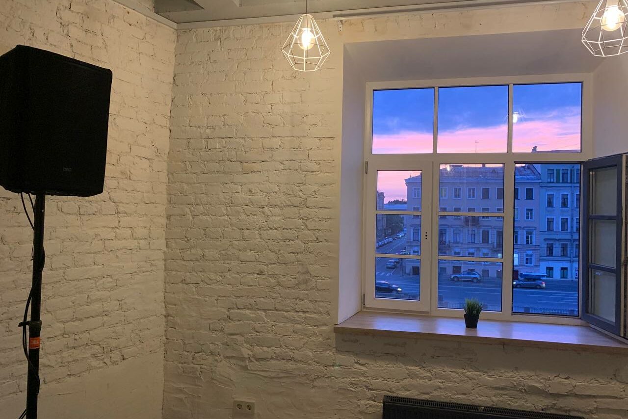 Арендовать Красая Баронесса Стилизованный лофт на набережной