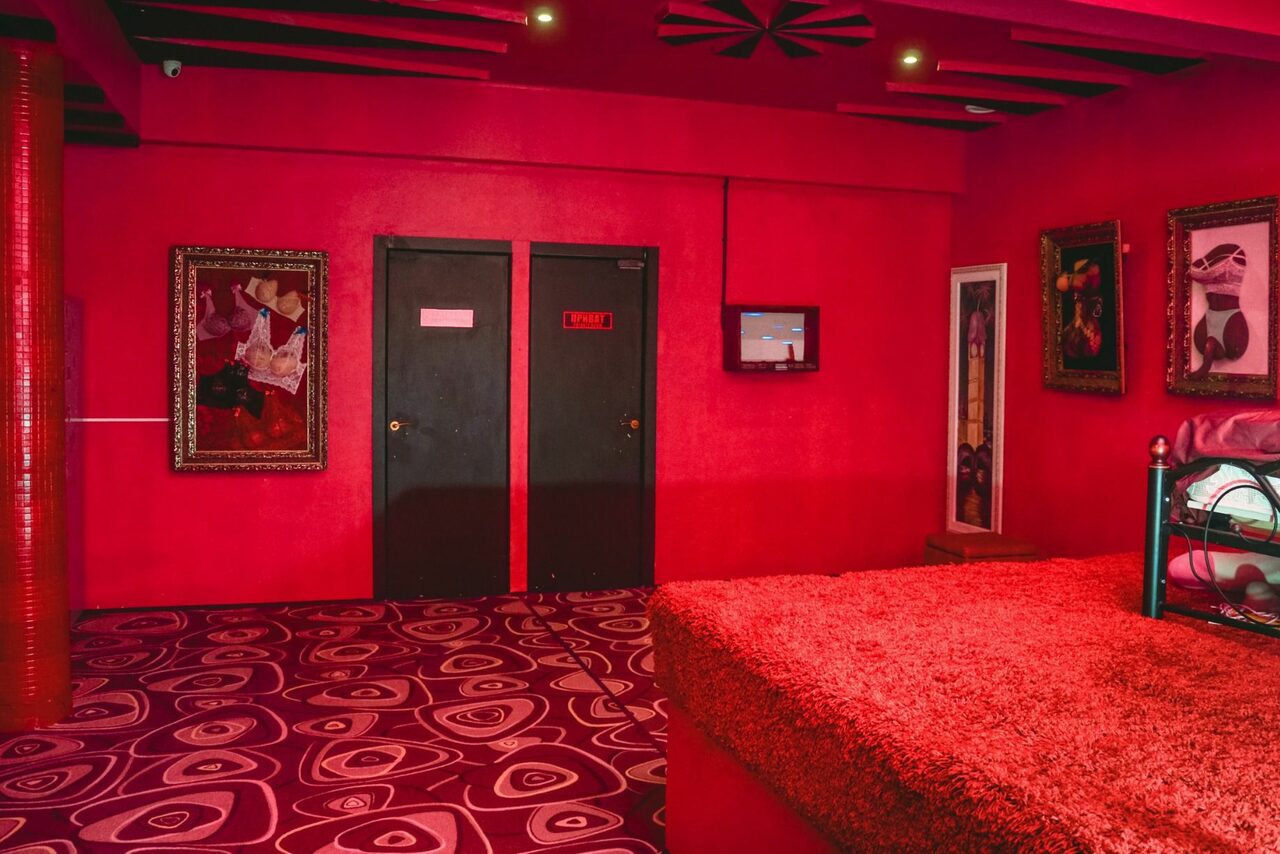 Арендовать Home Video Лофт-квест 18+