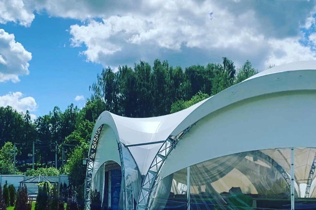 Арендовать Шатер для праздников на берегу реки