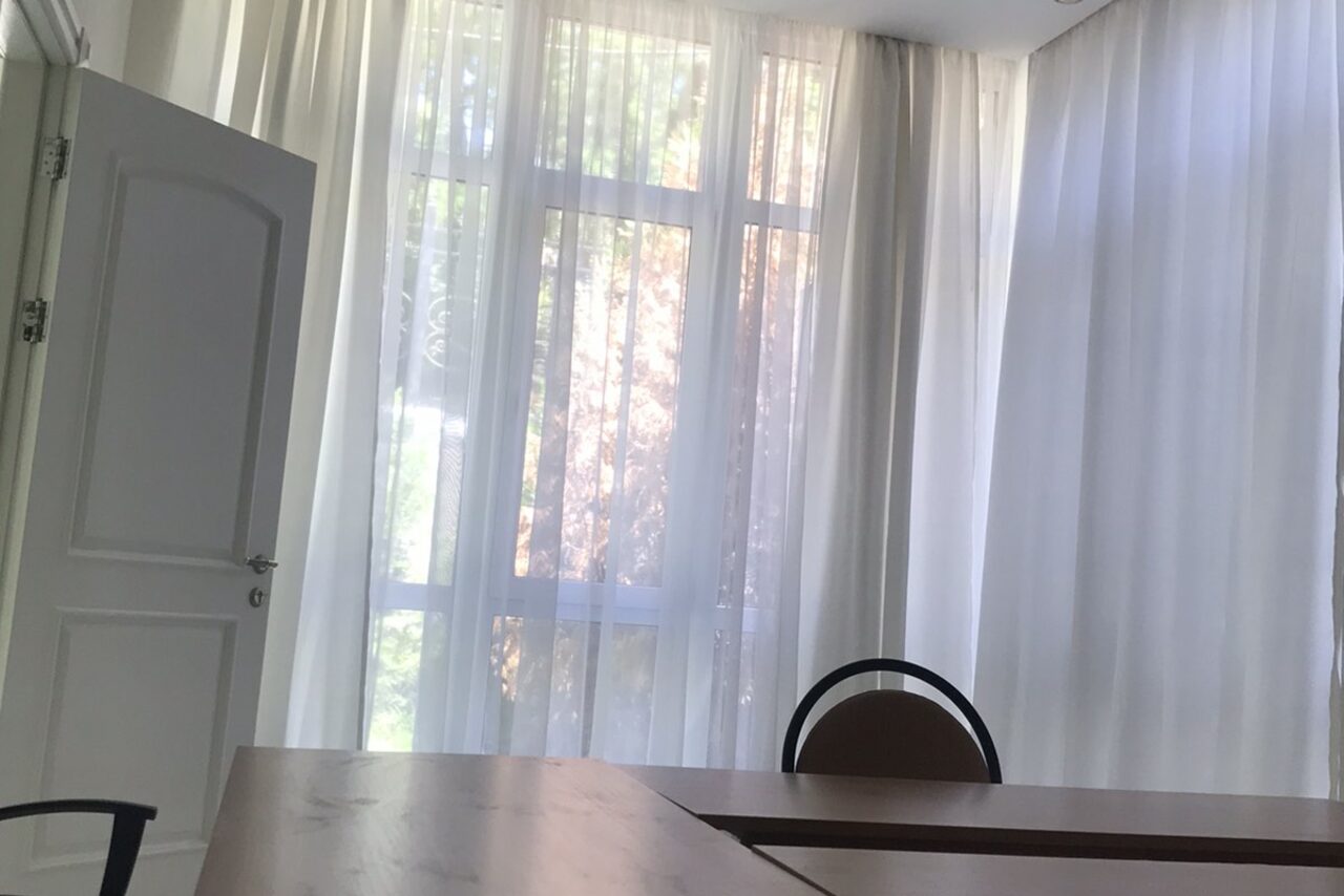 Арендовать Кабинет с панорамным окном в Ялте