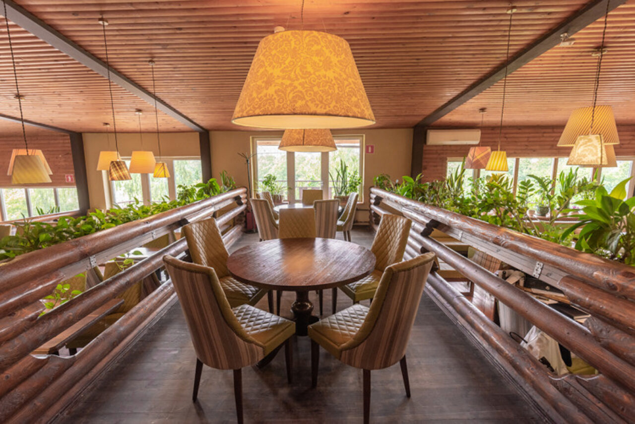 Арендовать Основной зал. Ресторан альпийской кухни Шале