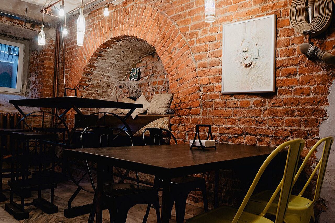 Арендовать Лофт с витражными окнами