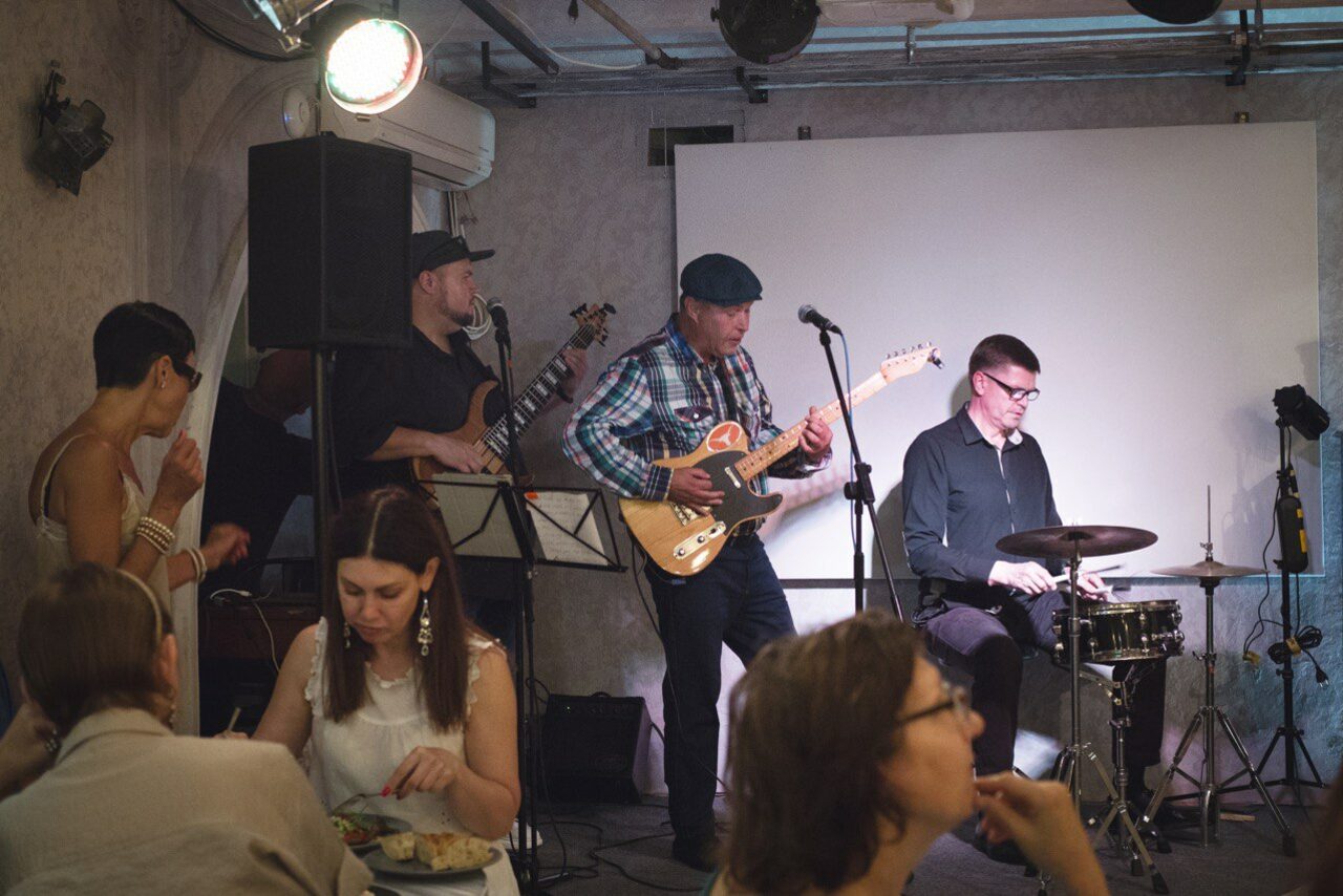 Арендовать Лофт с витражными окнами