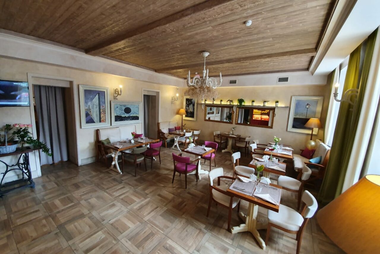Арендовать Romeo's Restaurant (Ромео'с Ресторан). Банкетный лофт