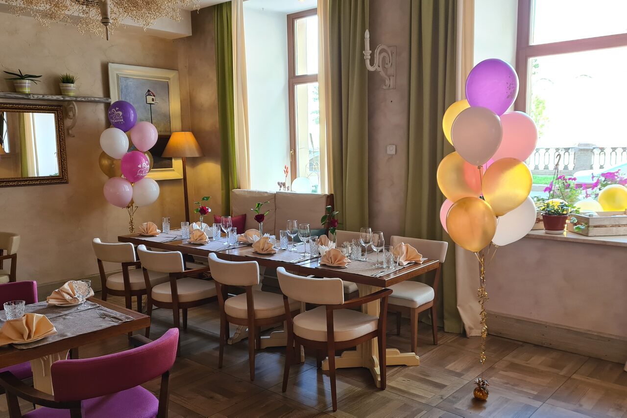 Арендовать Romeo's Restaurant (Ромео'с Ресторан). Банкетный лофт