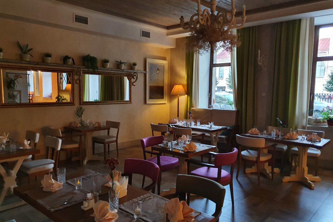 Арендовать Romeo's Restaurant (Ромео'с Ресторан). Банкетный лофт