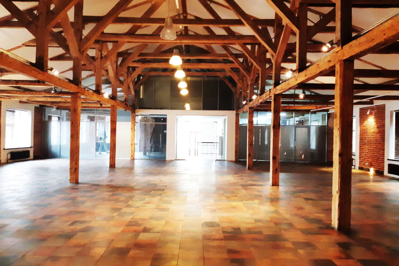 Арендовать Просторный двухэтажный лофт