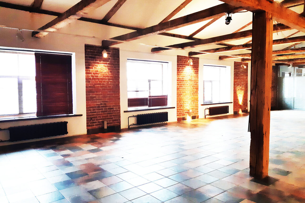 Арендовать Просторный двухэтажный лофт