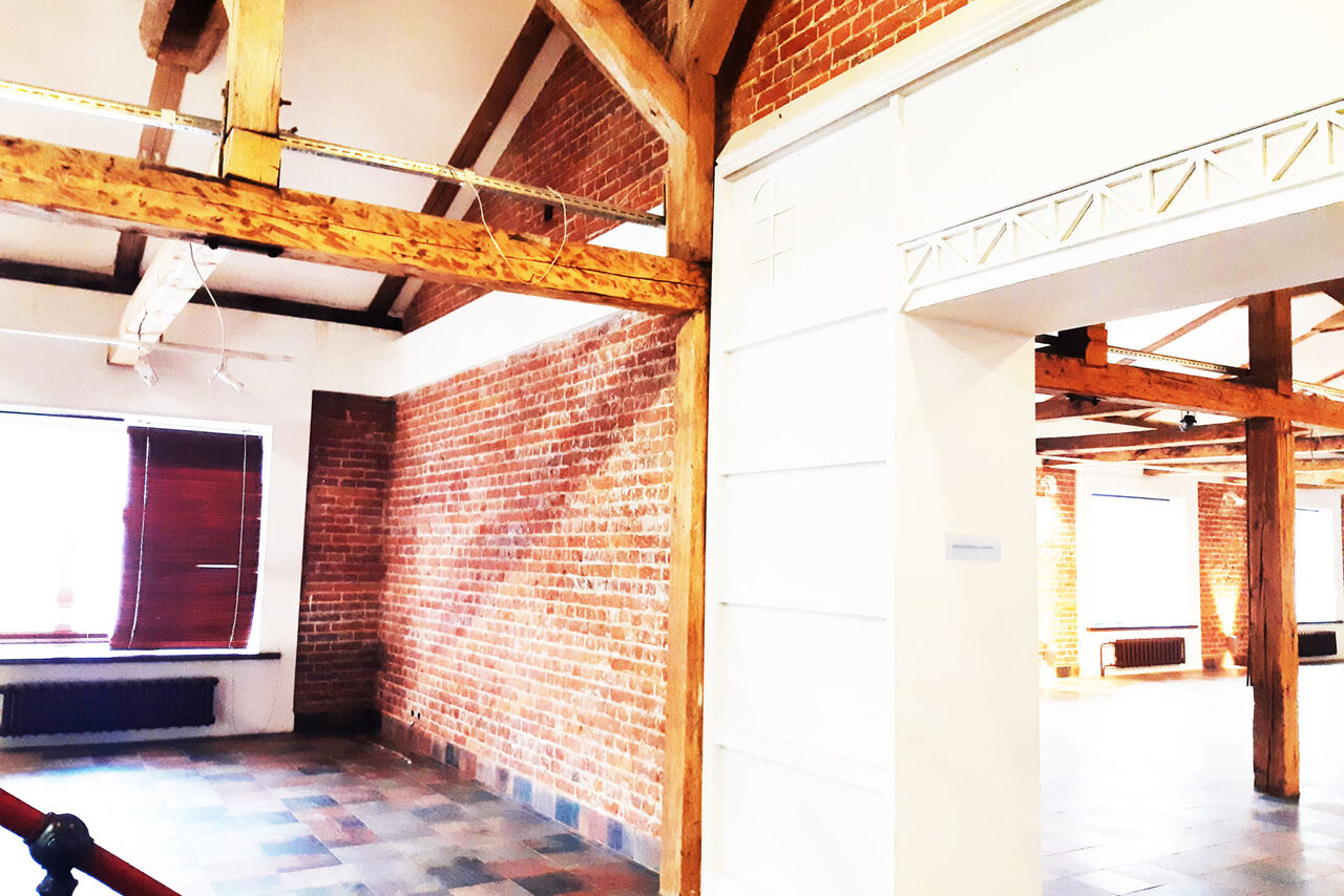 Арендовать Просторный двухэтажный лофт